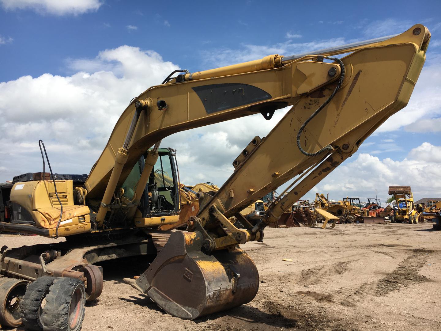 ./imagenes/INVOICE/2019/16931/EXCAVADORA CAT 325D (19).JPG